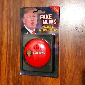Trump Fake News magnetic talking button